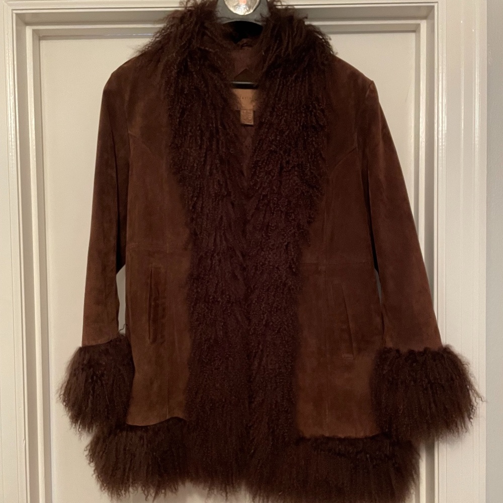 RELATIVITY CHOCOLATE BROWN SUEDE LEATHER JACKET COAT WITH CURLY LAMB TRIM SIZE L